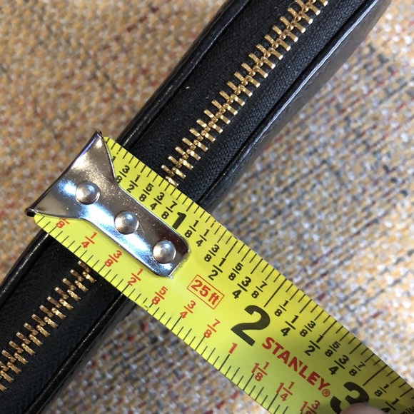 TORY BURCH Black Tumbled Leather Full Zip Continental Wallet - Picture 12 of 15